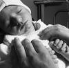 Eliot-Main-Maman3.jpg