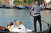 2017-DSCF1814-28Italie29-Venetie---Venise---Gondole-et-iphone.jpg